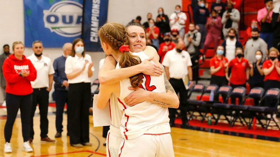 TheBrockPress's tweet photo. Badgers women’s basketball team falls to Rams in OUA Finals, and will look ahead to Nationals in Kingston. Read the full recap here:

Huge fourth-quarter comeback propels Rams to Critelli Cup victory over Badgers | https://t.co/jclsBKdXdy https://t.co/VmIulUT7rr