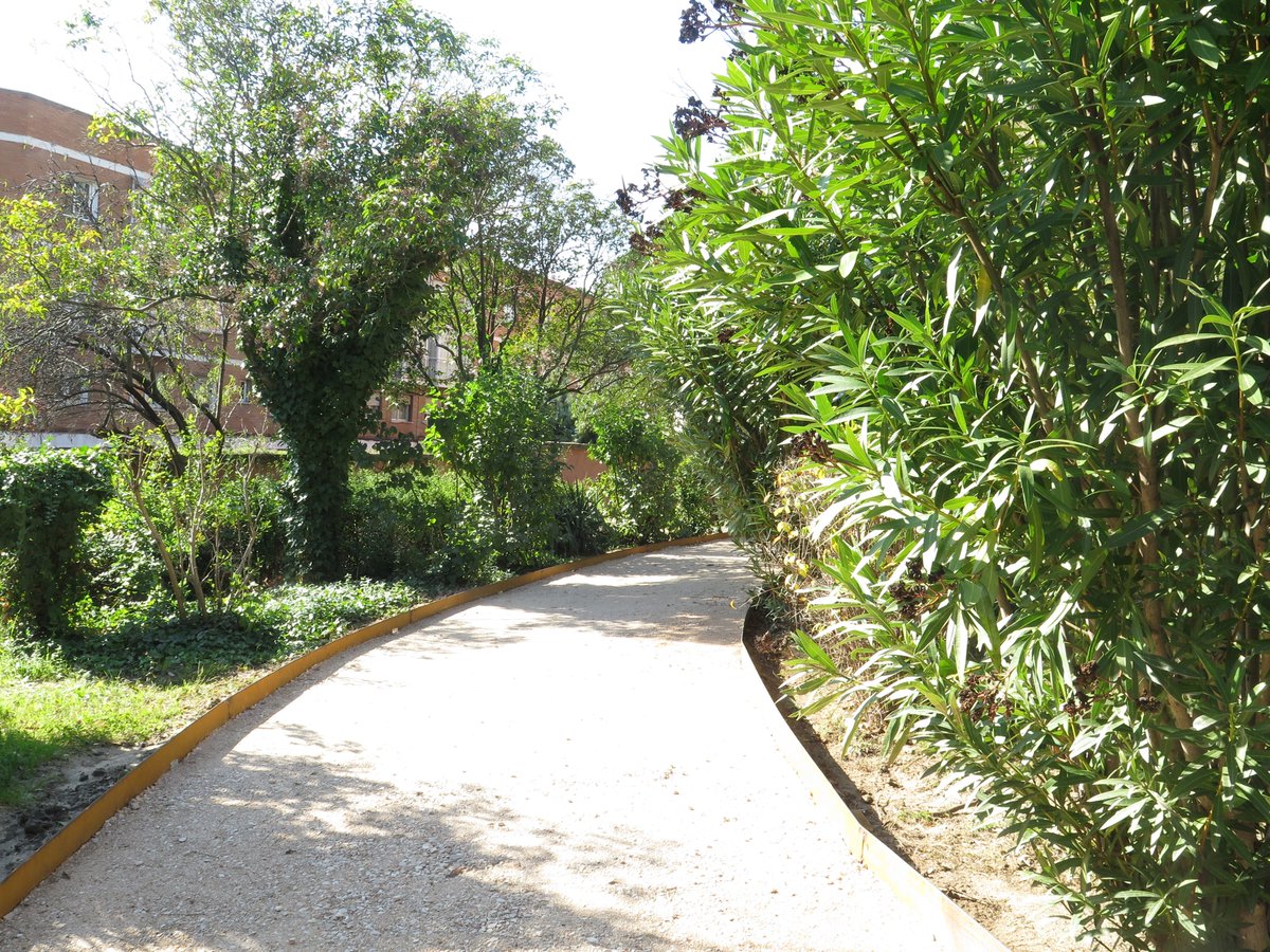 cnsdlp's tweet photo. La primavera y el cambio de hora 🕔 hacen que las tardes en los jardines de la Clínica sean inolvidables. ¡Nada como los paseos por la naturaleza! 🌳

#ClínicaNuestraSeñoradeLaPaz #CNSDLP #LaPaz #NuestraSeñoradeLaPaz #SaludMental #Primavera https://t.co/RGPA3nf5LB