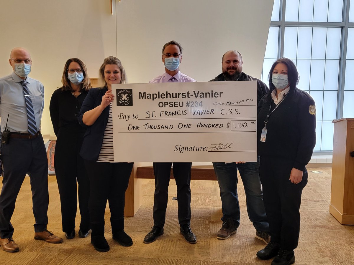 opseulocal234's tweet photo. Proud to represent the Members of Local 234 and help 4 Milton high school students get a head start on a post secondary education. The teachers and administrators of @StFXSOS were extremely grateful and excited about being one of four recipients of our Women's Day Fundraiser. https://t.co/lrujoDIJAl