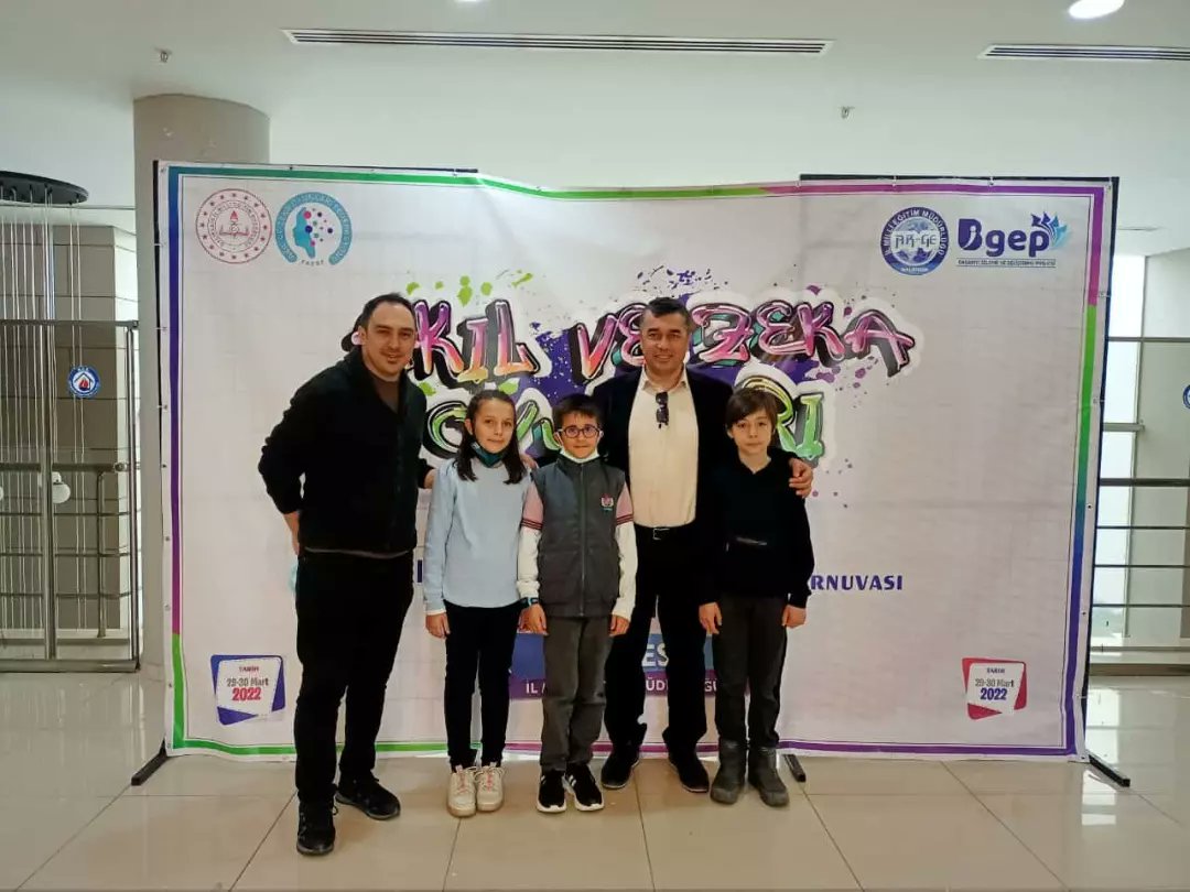 sehitrahmi's tweet photo. Türkiye Akıl ve Zeka oyunları turnuvası Equilibrio oyununda okulumuz öğrencisi Eymen Emir MUSLU Balıkesir İKİNCİSİ olarak Gönenimize madalya kazandırmıştır.İlçemizi ve okulumuzu en güzel şekilde temsil eden ve emeği geçen tüm öğrenci, öğretmen ve velilerimizi tebrik ediyorum. https://t.co/EolkHvt1ls