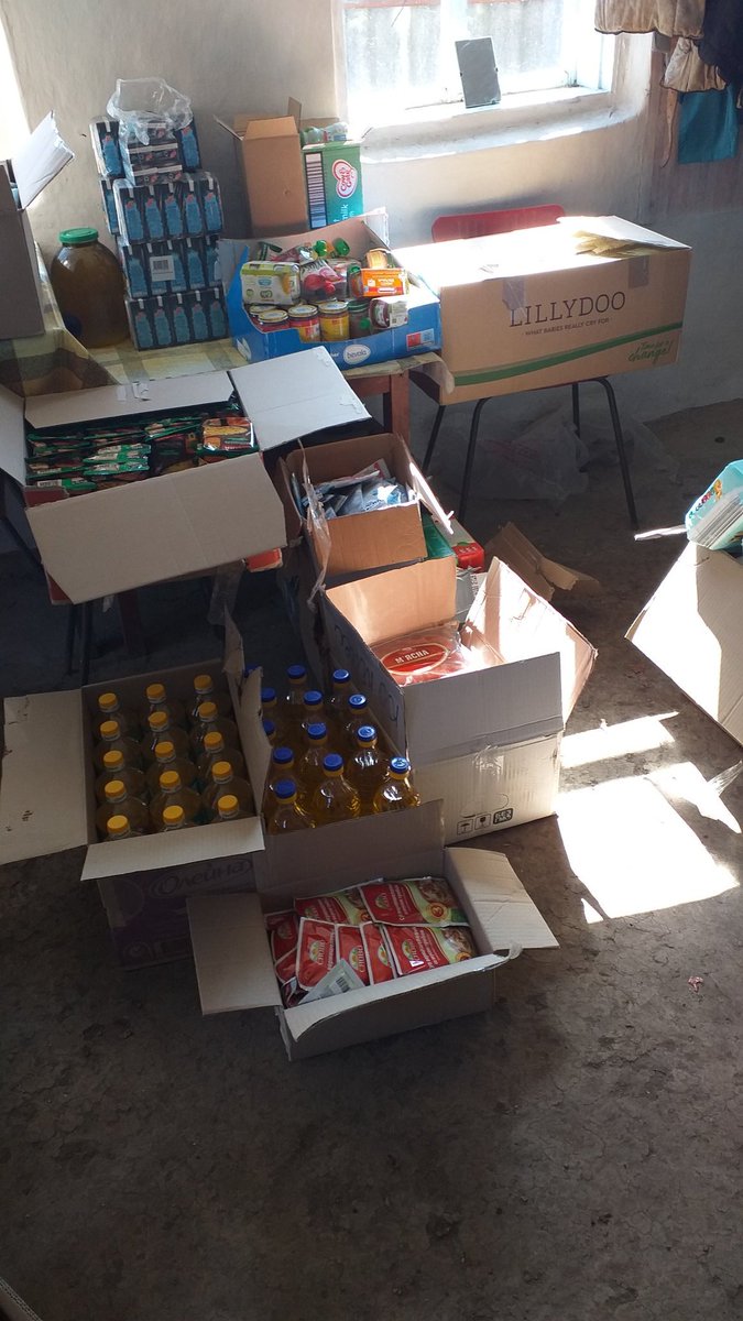 ArthurChemov's tweet photo. Gm, friends! We work for the benefit of the people.🇺🇦❤
 Today we decided to help one Kharkiv village. The villagers complained that they were not getting enough humanitarian aid and we took the initiative.✌

#Kharkiv #StandWithUkraine #Ukraine #SlavaUkraini #RussiaUkraineWar https://t.co/RuZmrr6eMJ