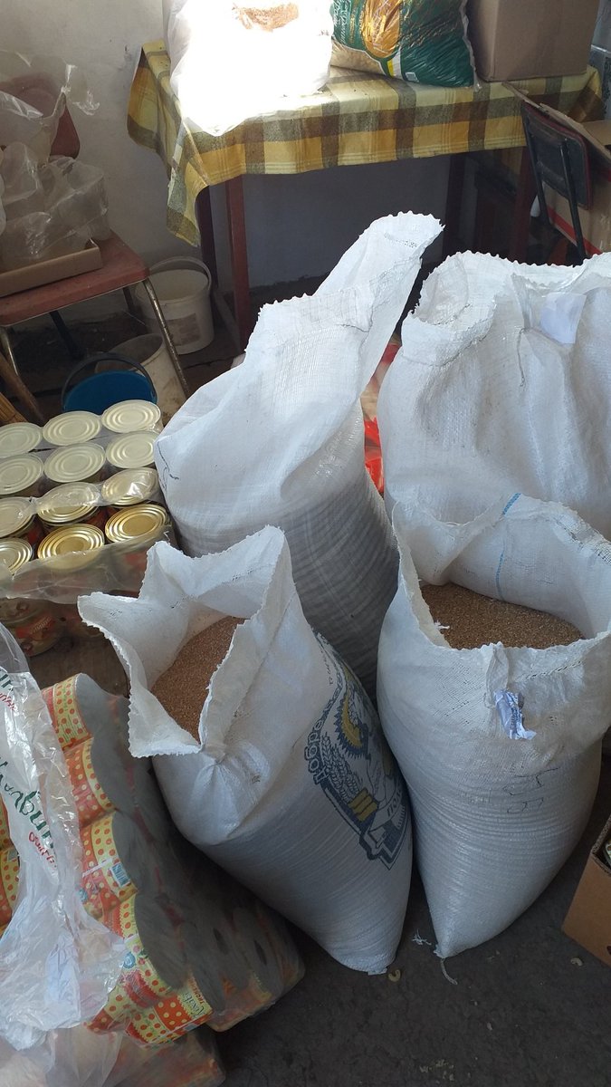 ArthurChemov's tweet photo. Gm, friends! We work for the benefit of the people.🇺🇦❤
 Today we decided to help one Kharkiv village. The villagers complained that they were not getting enough humanitarian aid and we took the initiative.✌

#Kharkiv #StandWithUkraine #Ukraine #SlavaUkraini #RussiaUkraineWar https://t.co/RuZmrr6eMJ