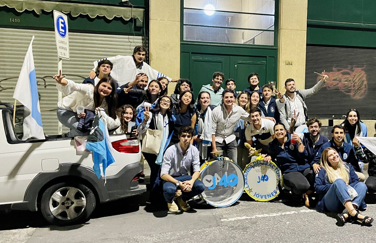 Jóvenes 40 tweet media