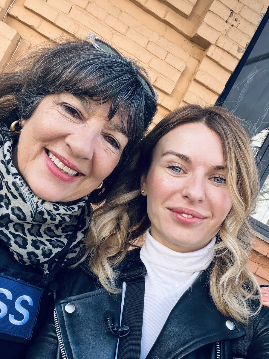 lesiavasylenko's tweet photo. Such an honor to take @amanpour around wartime #Kyiv. A legend in journalism and a role model for generations of women. Talked about guns, self defence, politics and nails. https://t.co/oe220wreVz