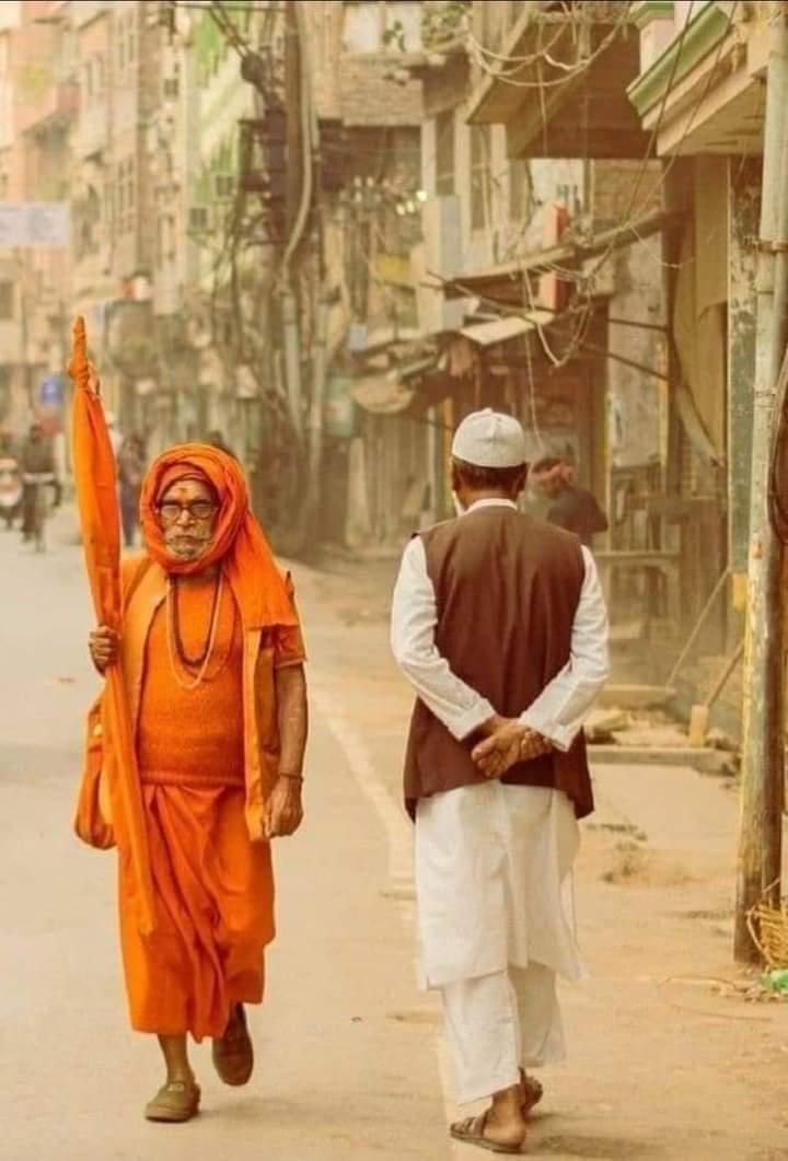 youknowfaisal_'s tweet photo. नफ़रत कि नई आग़ाज़ हुई है मुल्क में मेरे...
.
अब दो दोस्त एक राह पर मुंह फेर के चलते हैं___!! https://t.co/xExrNwhAks