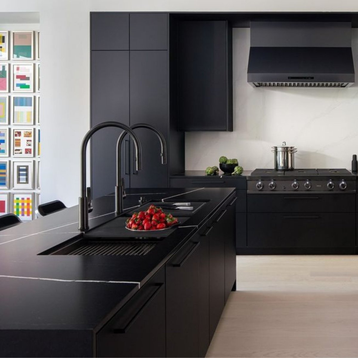 The “LBD of Kitchens” isn't complete without some fabulous accessories: The Galley Workstation with Culinary Kit finished in Graphite Wood Composite, paired with our Taps in PVD Satin Black. #TheGalley 

Kitchen by @konstsiematic
Photo by @ronbluntphoto