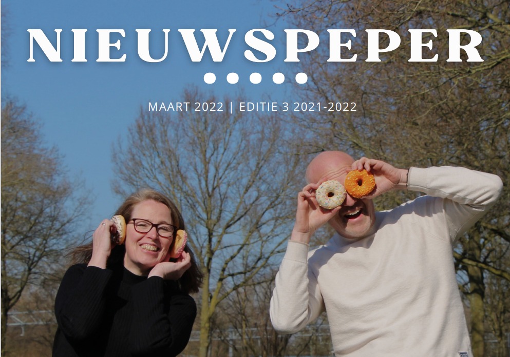 mkrommendijk's tweet photo. En dan sta je op de voorpagina van de schoolkrant π
Leerling bij de fotoshoot: 'We hebben donuts meegenomen. Misschien kunnen jullie daar iets leuks mee doen?'
#donut #greijdanus #leraar #elkedaganders https://t.co/LZYSIygB3C