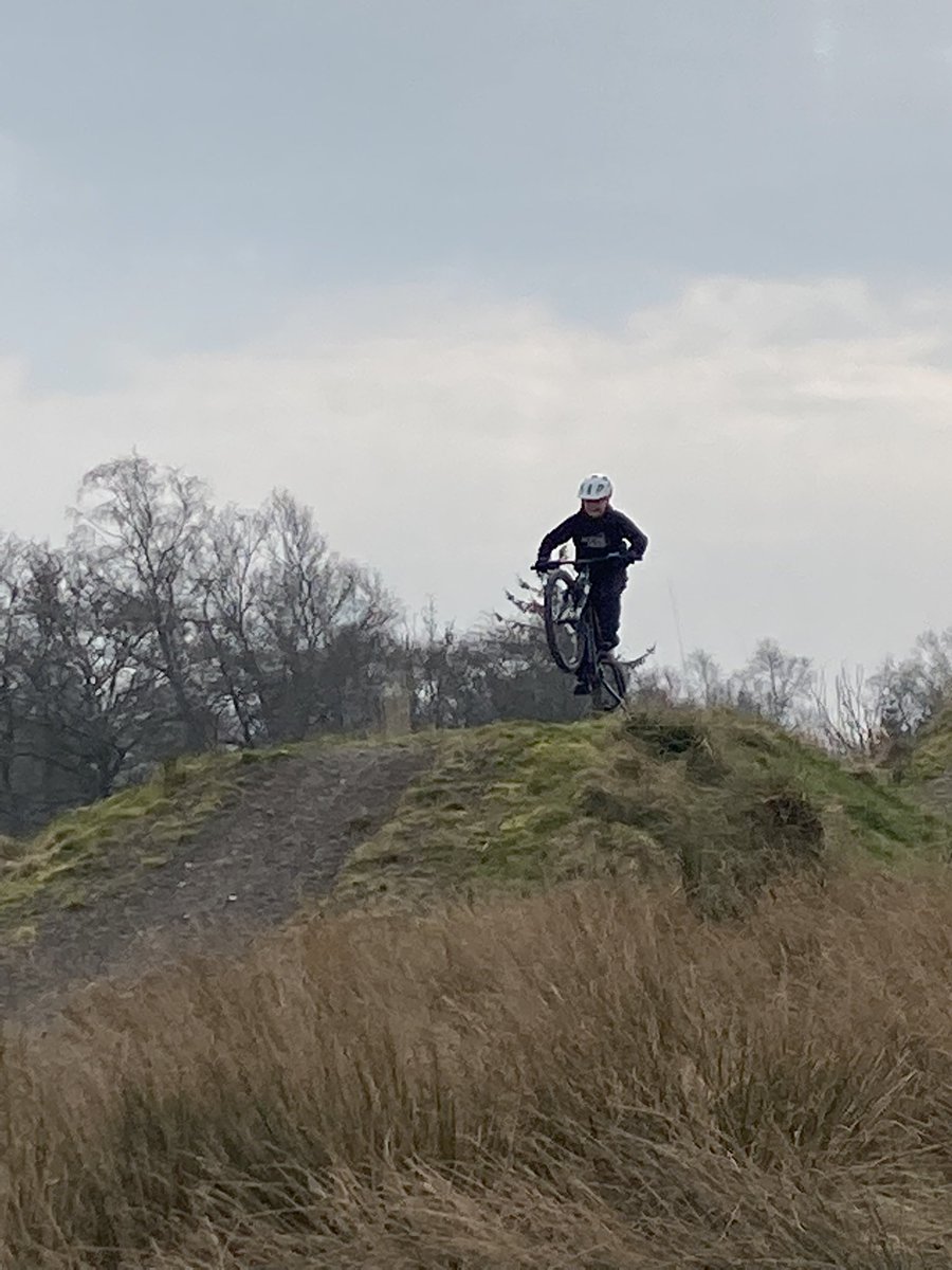 WellnessawareSL's tweet photo. Flying high today with our MTB group 🚵 this HWB intervention has ran the last four years at @StLukesHigh and one that has a huge impact on our pupils 💫 #wellbeing #growthmindset #cycling #challenge #outdoors #freedom #skills #aimhigh @ScottishCycling special thanks to martin 🙌 https://t.co/hYbalaKbsL