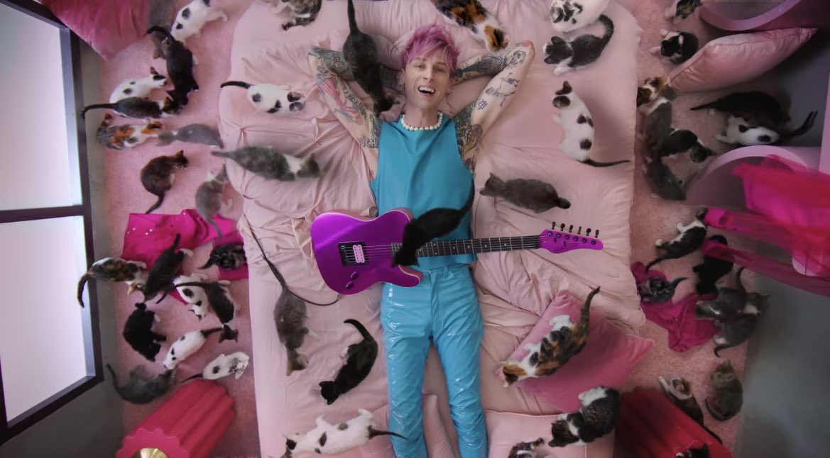 LPhybridtheory's tweet photo. No thoughts just Machine Gun Kelly surrounded by cats https://t.co/0W4HT0wq5U