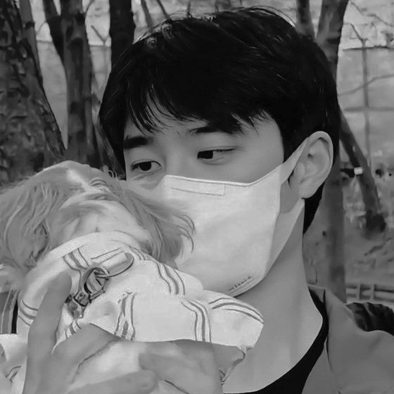 fleursdanges's tweet image. ㅤPOV: Você deu o azar de eu ser seu
    namorado.