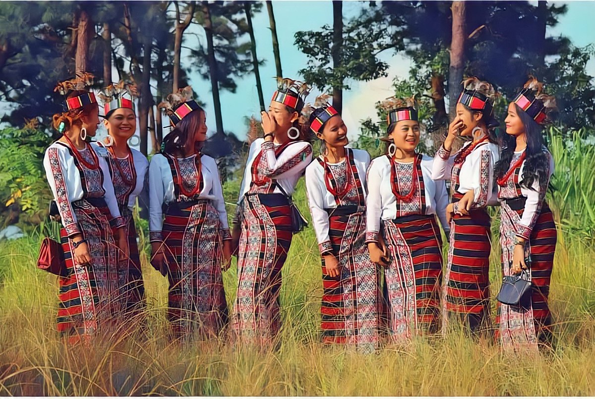 being_chikim's tweet photo. Lok Sabha passed the Constitution (Scheduled Tribes) Order (Amendment) Bill, 2022, for the inclusion of the Darlong community in the list of STs in Tripura. The Bill proposes the "Darlong" community as a sub-tribe of "Kuki" in the list of Scheduled Tribes.
#darlong #darlongtribe https://t.co/lt1RzVwg6v