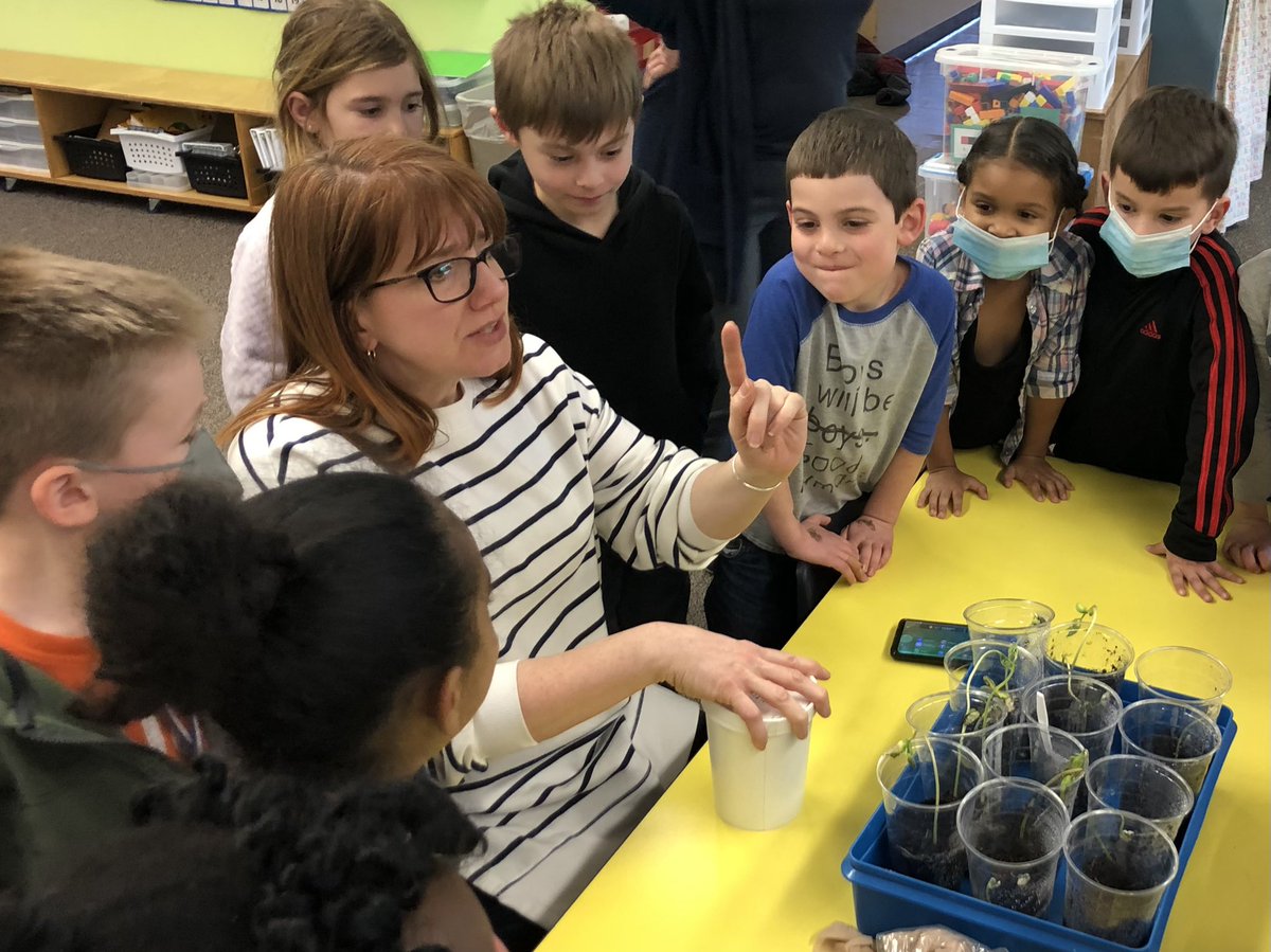 AssistSupEaston's tweet photo. Such excitement at Moreau Hall today! Crickets in Kindergarten!! @KnowAtom @SupEaston @SixTenPrincipal #WeDigEPS https://t.co/kUXcjzsunq