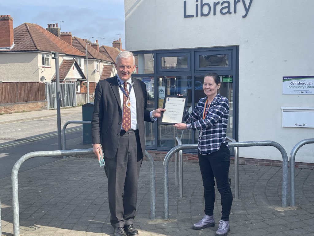 Yesterday we received our High Sheriff’s award at <a href="/LibGainsborough/">Gainsborough Community Library, Ipswich, IP3 0RF</a>. Here’s lovely Mandy receiving it from Edward Creasy on behalf of all our colleagues. So well deserved.
