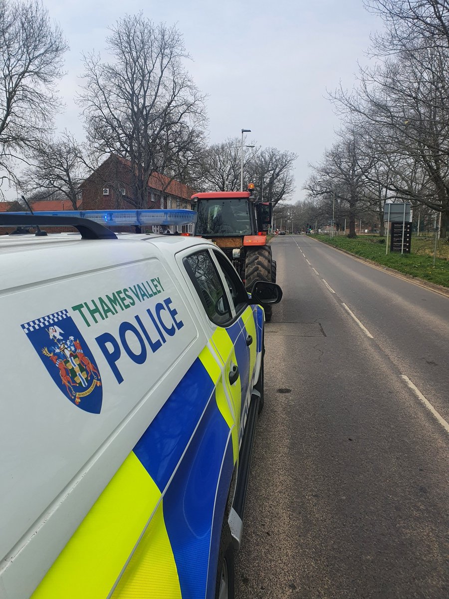 TVP_RuralCrime's tweet photo. The #TVPRural Taskforce undertook proactive stops within the Wokingham area today. This included stops on agricultural vehicles. Make sure you take all the necessary steps to protect your equipment! πππ½π #P1749 https://t.co/DVqx8oj5lK