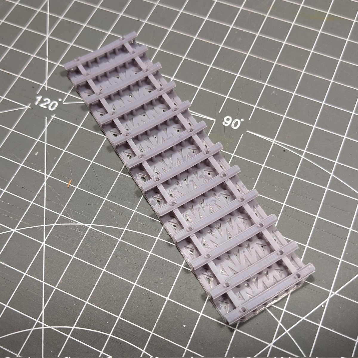andreasheckt's tweet photo. #3D-Probedruck für einen #Fremo-Kollegen: Gleisjoch nach württembergischen Vorbild im Maßstab 1/87. Krass, wie man die Schichtdicke von 0,03 mm noch sieht…
Unbezahlte #Werbung für @proto87_ in eigener Sache. 😀
#Finescale #H0 #Modellbahn #Modellbau #Proto87 #1zu87 #3Dprinting https://t.co/dqmpHk9HHd