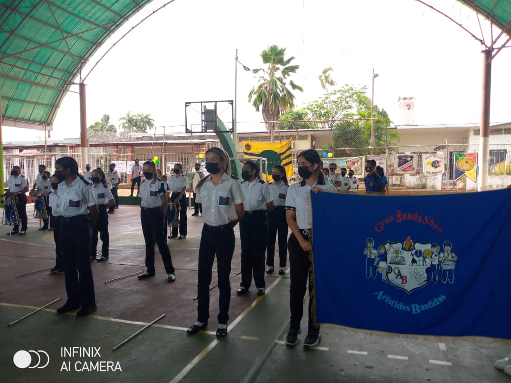 Bolivar_Cdce's tweet photo. #Hoy Festival de la Clase de Educación Física, fase Estadal, evento que contó con la presencia de Directora ZE-Bolívar @BetziPalma y su equipo de trabajo, incentivando al estudiantado a la participación de actividades deportivas #VolvamosAlAula @NicolasMaduro @_LaAvanzadora https://t.co/pJ4OhTxpA8