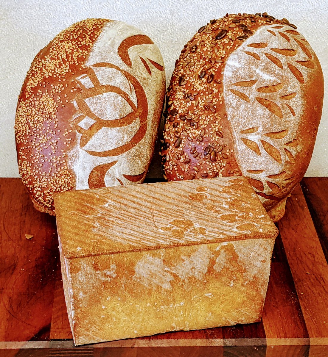 paul_holmes3's tweet photo. Tuesday means, bread baking day in my house I tried the new Pullman pan out today,very pleased with the results
#bread #artisanbaker #breadsontwitter #breadnation #breadsoftheworld #homebakery @PaulHollywood
@CotswoldFlour @carrs_flour https://t.co/j71YweGB9Z