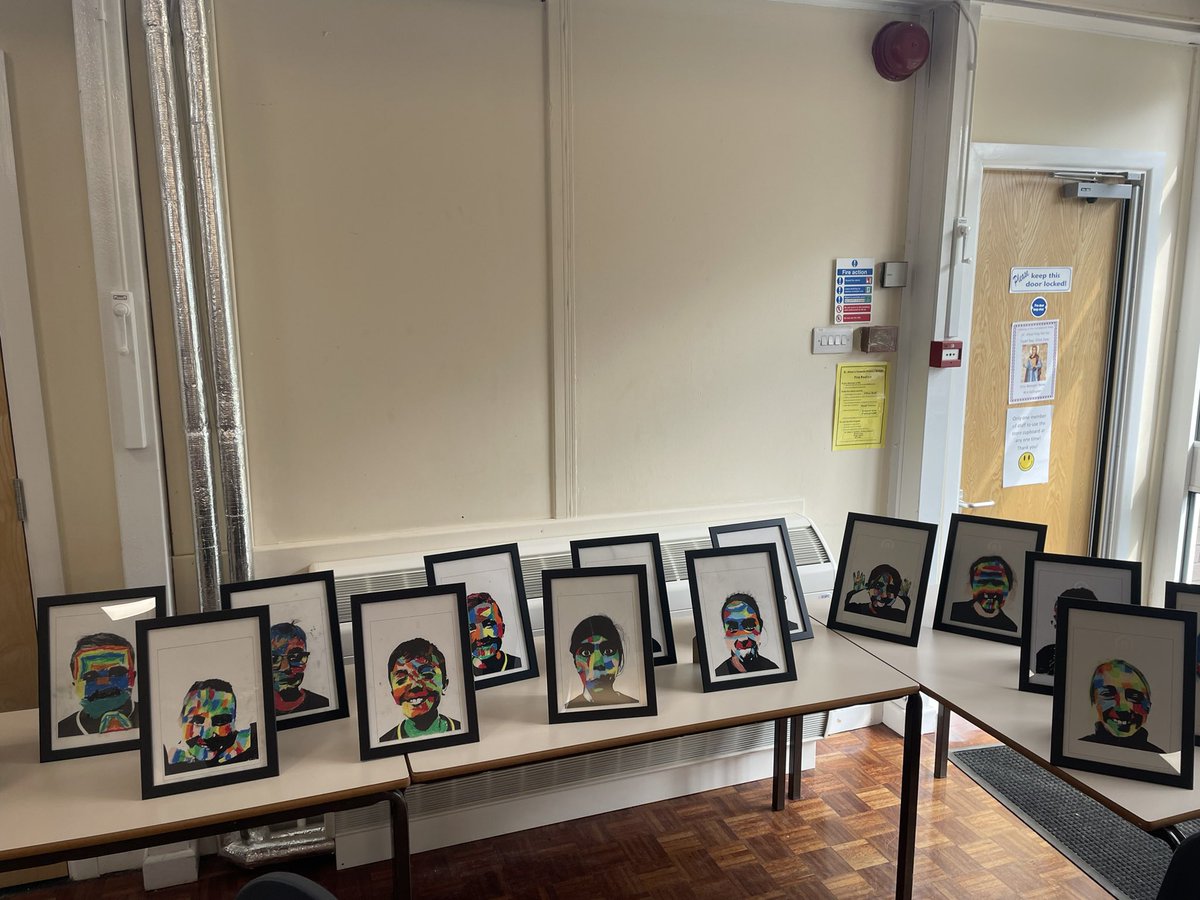 StAlbans_Sch's tweet image. Year 3 enjoyed sharing their self portraits with their families. We raised money for our Lenten charities, @Blisscharity and @CAFOD. 💙💚 Thank you all for your generous donations👏 #MissD #MrsJ