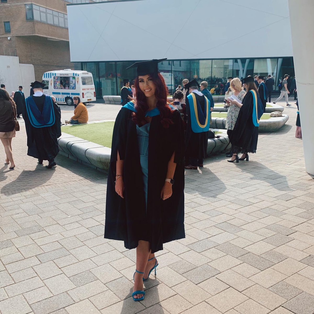 IsabelleMcp's tweet photo. Official graduate of MSc Forensic Toxicology #hudgrad 🎓👩🏽‍🎓💙💛 https://t.co/6K2ry2tKzX