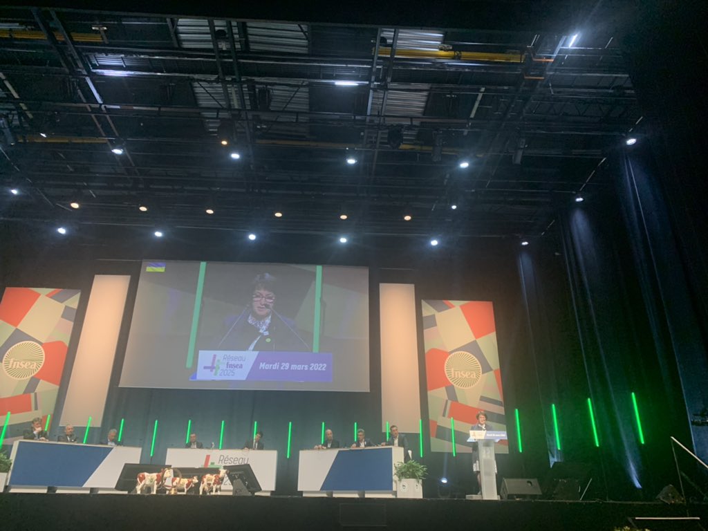 Florence Pradier (@florencepradier) on Twitter photo Intervention de <a href="/J_Denormandie/">Julien Denormandie</a> au congrès de #fnsea. N oublions jamais la fonction nourricière de notre agriculture. Nourricière pour l’Europe mais aussi pour les pays du sud qui n’ont pas les mêmes capacités productives. Les transitions ne seront pas possibles sinon. Intervention de <a href="/J_Denormandie/">Julien Denormandie</a> au congrès de #fnsea. N oublions jamais la fonction nourricière de notre agriculture. Nourricière pour l’Europe mais aussi pour les pays du sud qui n’ont pas les mêmes capacités productives. Les transitions ne seront pas possibles sinon.