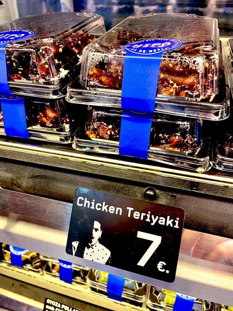 albertabello's tweet photo. Pa' ti naki, chicken teriyaki
Tu gata quiere maki, mi gata en Kawasaki #chickenteriyaki #Rosalia #ItsTrue @rosalia @niposushi https://t.co/dDQGtrAl4B