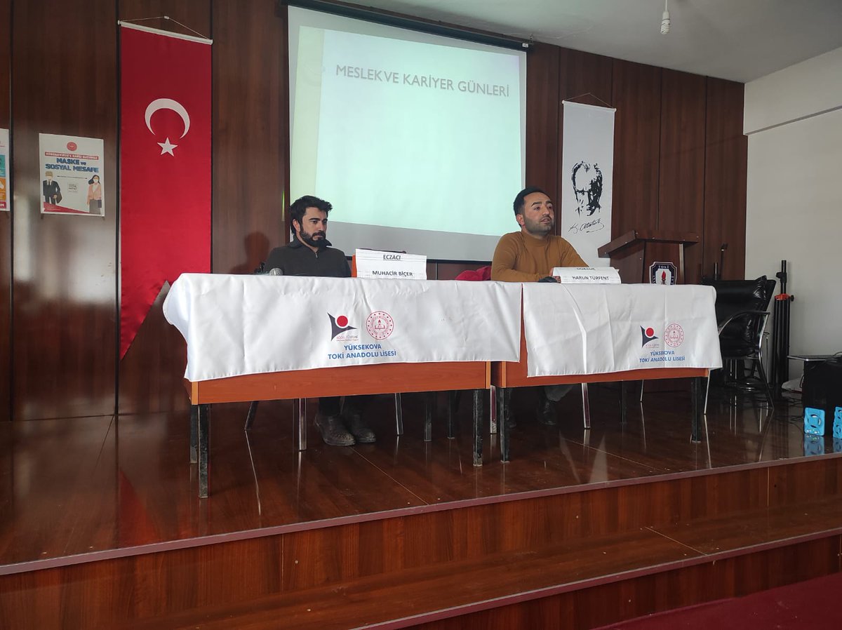 TokiLisesi's tweet photo. Kariyer günleri programı kapsamında bu günkü misafirimiz ilçe kaymakamımız  sayın @cimsitomer @YuksekovaRAM @yuksekova_mem @YusufAtael https://t.co/XYHFvRr7Tg