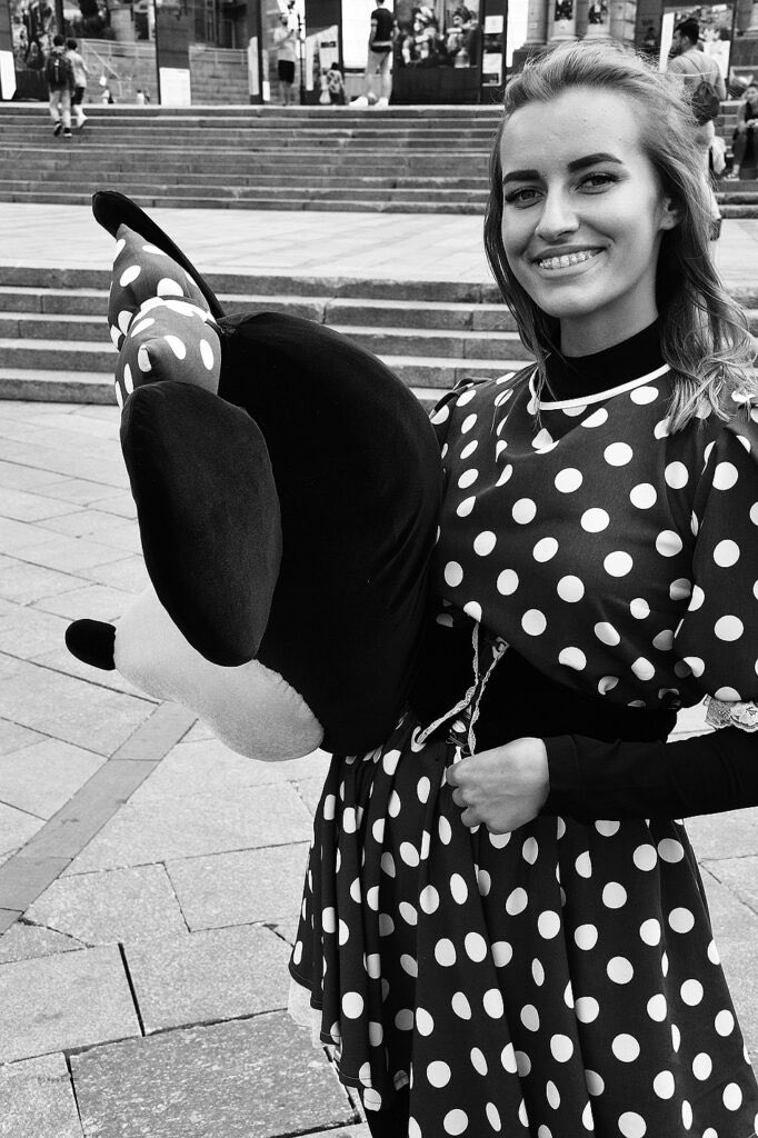 Cuddly Kyiv
hixposure.co.uk/cuddly-kyiv
#streetphotography #photojournalism #travelphotography #travel #art #photography #streetshot #streetscene  #Nikon #hixposure #streetphotographer #streetphoto #photojournalist #travelog #Ukraine #portraits #people #Kyiv #Kiev