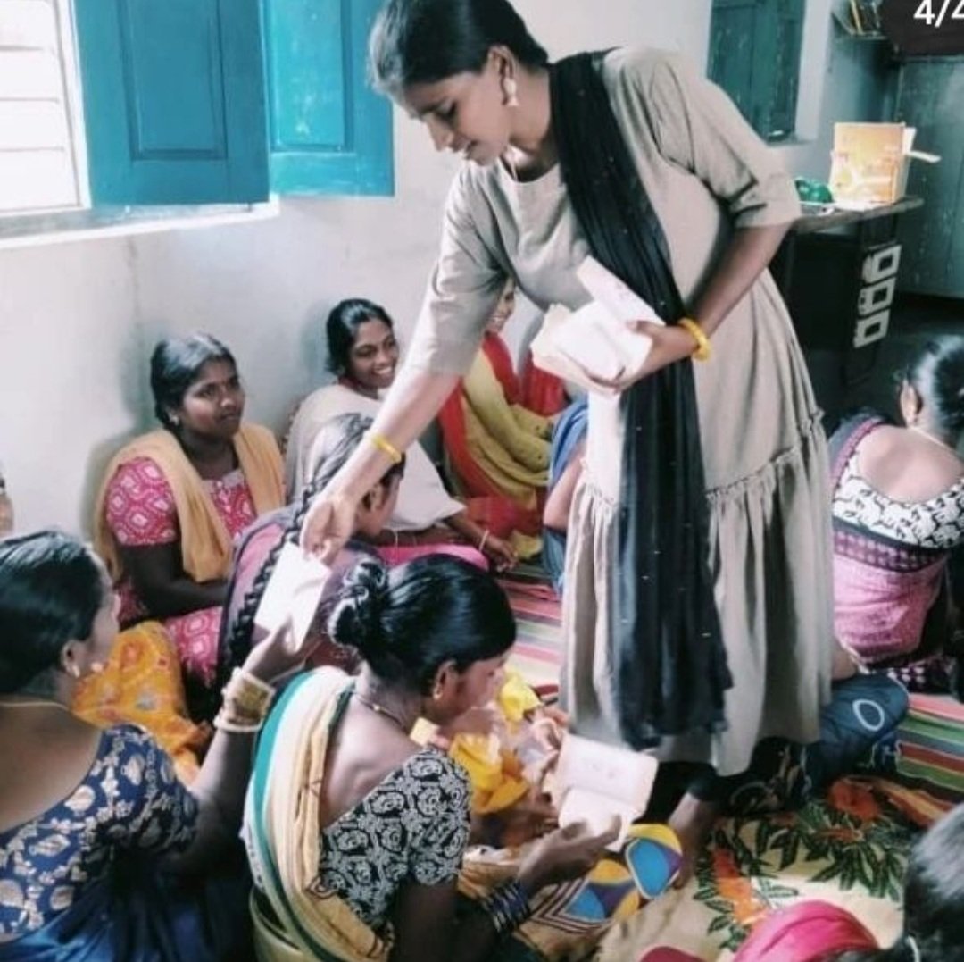 _TheRedLotus_'s tweet photo. #Biodegradable pads + our मैं packets = being a #sustainable menstruator and a #happyplanet 🌏 https://t.co/4akj3qvjVy
