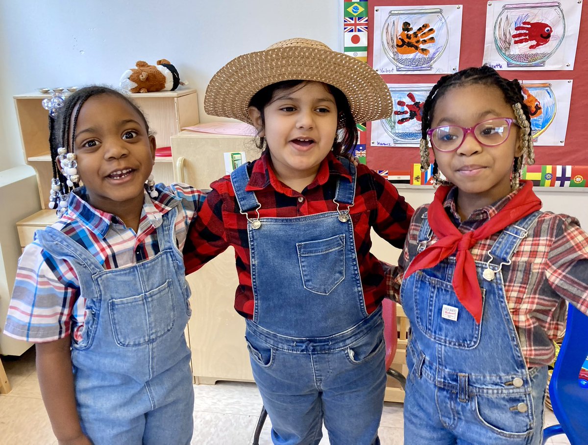 AIC_Dual's tweet photo. Students in Ms. Banda-Wemple and Ms. Holmbergs’s pre-k class explore, learn, and create!   The project theme was farm animals. @AlbanyENL @albanyschools #allinforalbany https://t.co/RFZxcZmPbH