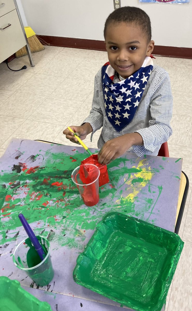 AIC_Dual's tweet photo. Students in Ms. Banda-Wemple and Ms. Holmbergs’s pre-k class explore, learn, and create!   The project theme was farm animals. @AlbanyENL @albanyschools #allinforalbany https://t.co/RFZxcZmPbH
