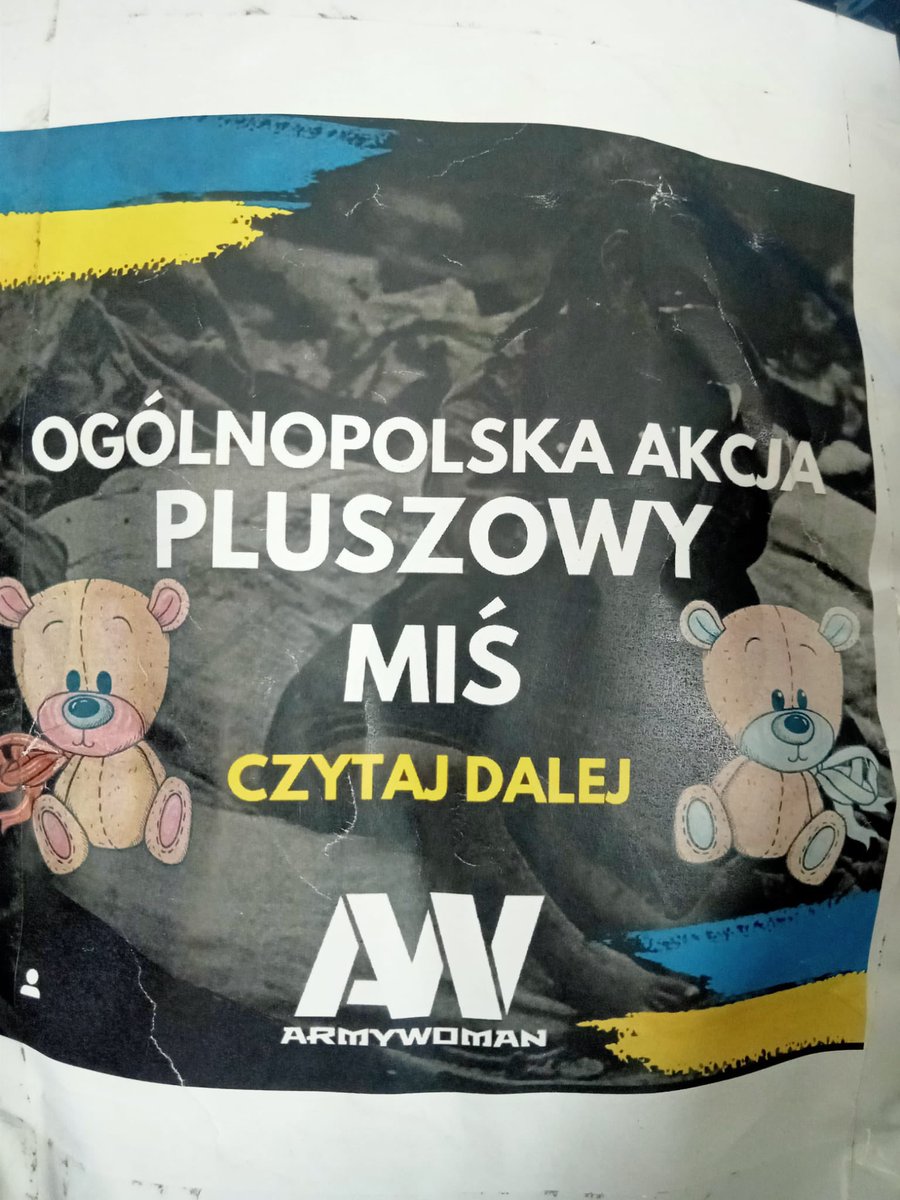 PolskaPolicja's tweet photo. Komenda Główna Policji dzięki współpracy z #Armywoman przekazała jednostkom @PolskaPolicja kilkadziesiąt worków z pluszakami dla dzieci z #Ukrainy. Pluszowy bohater to tzw. „kocyk bezpieczeństwa” zapewniający dziecku po traumatycznych przeżyciach wsparcie emocjonalne.❤️🐶🐱🐭🐰💙 https://t.co/t5tawSP0gF
