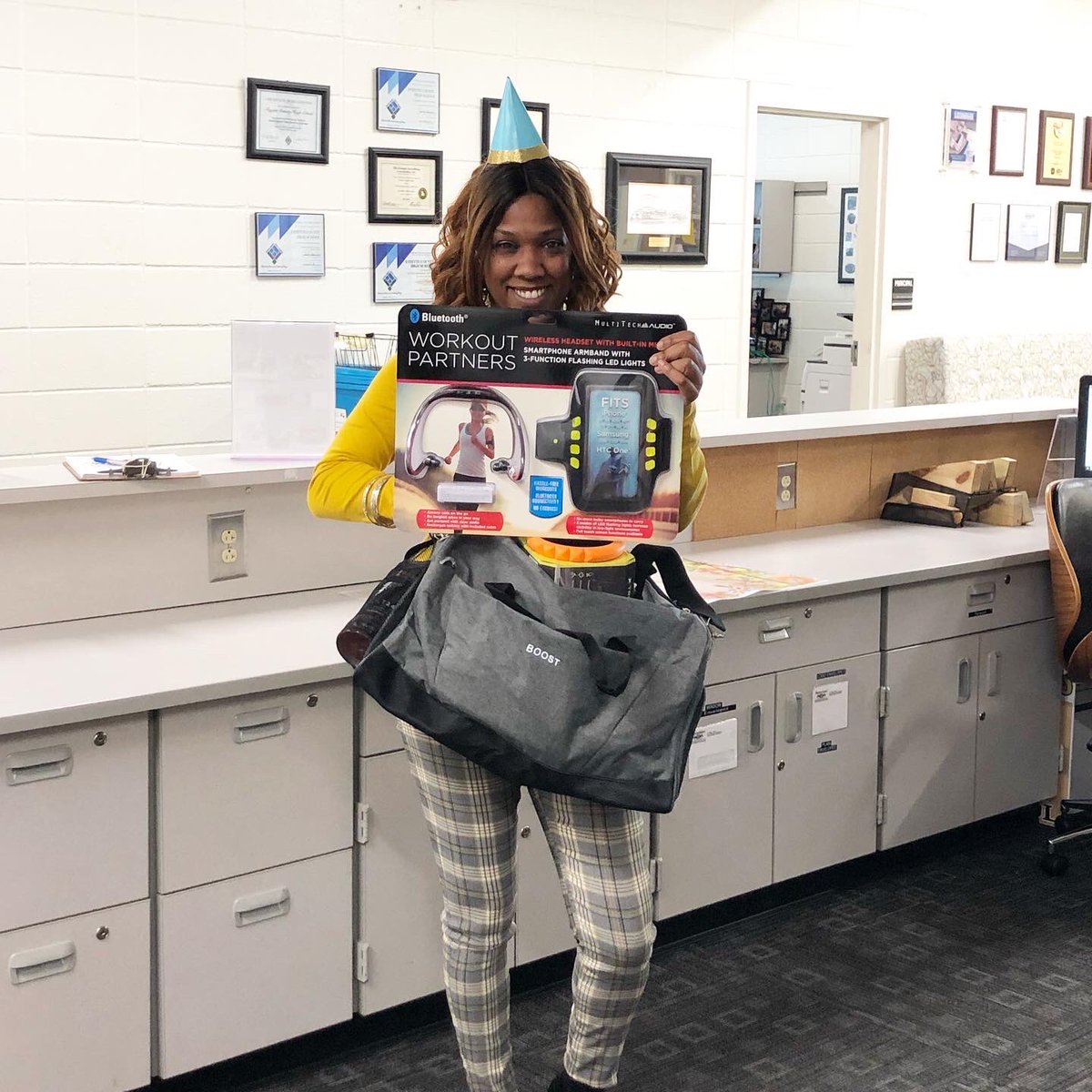 FCHSTigers's tweet photo. HBD to @fchstigers favorite bookkeeper Mrs Coleman @PlColeman329 ~ she’s the recipient of today’s FCHS MTSS-PBIS Teacher Appreciation Week prize! @fcboe1 🖤💛🎂🧚🏽‍♂️ https://t.co/DVwBnlmuLa