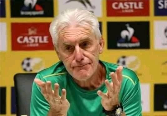 senzovic's tweet photo. This fckng h*g🐖 must just go🚮. He selects useless playersnand his first 11 selection is KAK🤮...he must ship back to Belgium,.why were Dolly, De Reuck and Mudau benched? ftsek maan!!..we needed Jali, Zungu, Zwane, Lorch, Serero!
#BafanaBafana
#BroosMustGo #bafana #dereuck https://t.co/cQkd2SrbCz