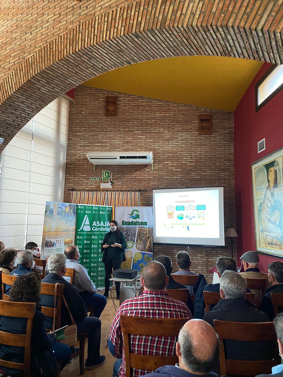 castburbu's tweet photo. Un placer haber estado hoy con @guadalsem y @danielostos78 en #Santaella hablando de la #PAC y el #algodon

Mucha incertidumbre y pendientes de las novedades del Consejo de Ministros y que publicará  @mapagob sobre las #siembras https://t.co/Ummk3RSUOy