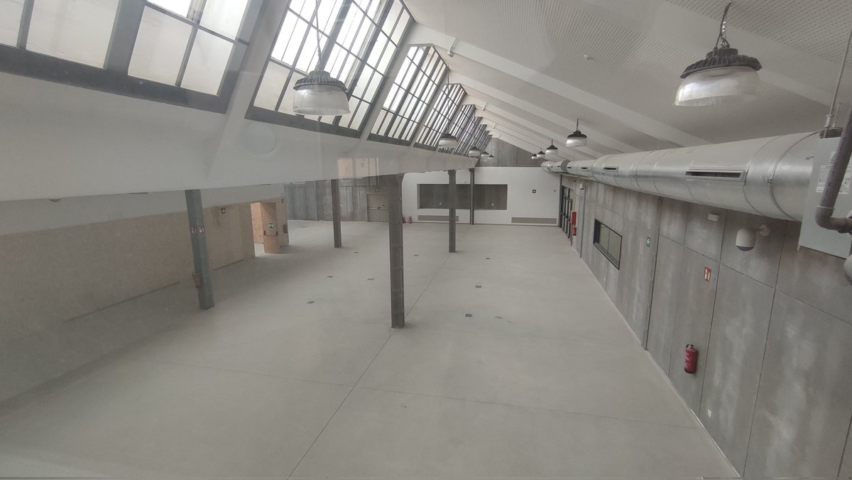 Perecoma's tweet photo. Visita de l'equipament cultural Tèxtil Rase. Projecte que es convertirà aviat en un espai de referència per la formació, l'exhibició i la producció cultural. Tindrà un paper clau en les polítiques culturals de Cardedeu. @ajcardedeu @cultura_cat @CulturaDIBA #Cardedeu #textilrase https://t.co/h459NvzjYn