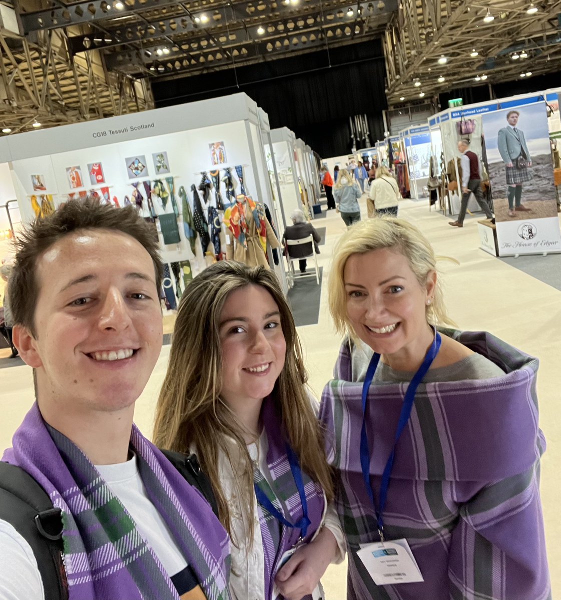 insideWeeBox's tweet photo. Great to be back at the @ScotTradeFair 🏴󠁧󠁢󠁳󠁣󠁴󠁿🛍🎉

The warmest welcome from new Scottish makers and our old friends!

#Scotlandtradefair #madeinScotland #Scottishmakers #wheresWeeBox #scottishbusiness #Scottishsubscriptionbox #WeeBox #Scotlandiscalling @scottishseaglas https://t.co/GM6zEh9buP