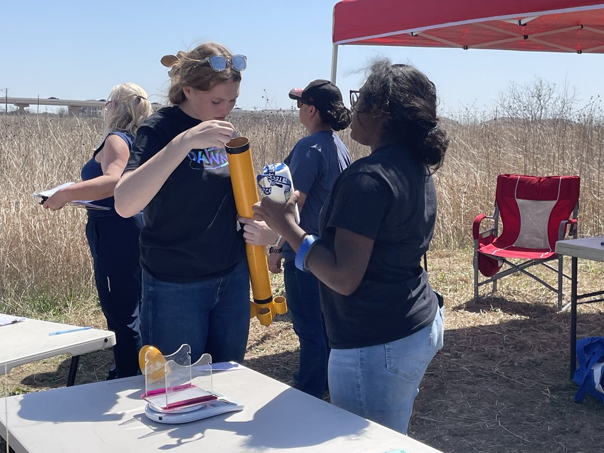 DawnXploration's tweet photo. Launch Day!! @LISDOLA @TECCeast @TecceStem @LewisvilleISD @RocketContest #tarc22 #rocketcontest https://t.co/AKsCQm2PtF