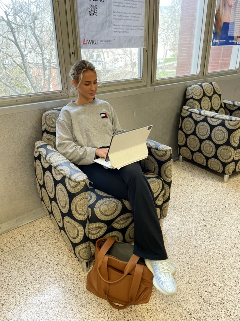 abbcheer's tweet image. What it means to be a Gordon Ford College of Business Student: studying and making connections! #fordfocused #WKU #smmwku @hopewells75 @jonath4n_jordan @jamalec21 @MJ020703