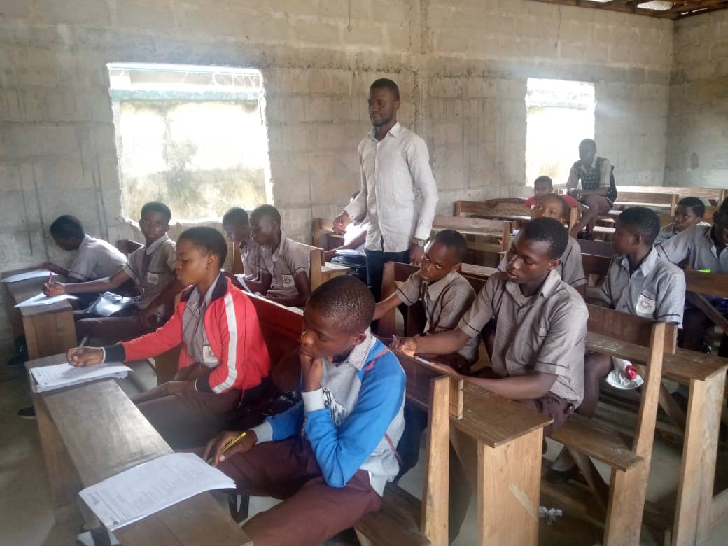 RINNGOS1's tweet photo. Cross section of baseline survey process across schools and communities 
@euact
@ngBritish
 #Rinngos #ClimateAction #ZeroSoot #SDGs13 #ParticipatoryResearch
Community Secondary School  Rumuokparali https://t.co/Nz5nYqFbzc