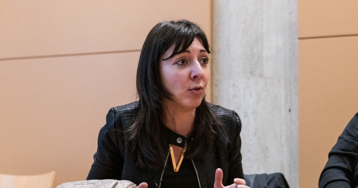 martindelmard's tweet photo. Laura Rapp : Son ex a tenté de la tuer sous les yeux de sa fille de 2 ans, l'histoire vraie qui a inspiré "Elle m'a sauvée" https://t.co/6sH5oHjt8x https://t.co/o6GUZxm3Uk