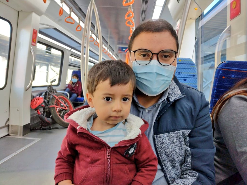 AventurasJulian's tweet photo. Con papá disfrutando del Biotren ♥️
@EFETrenesChile @EFE_Biotren 😍 https://t.co/Iv06EKGemj