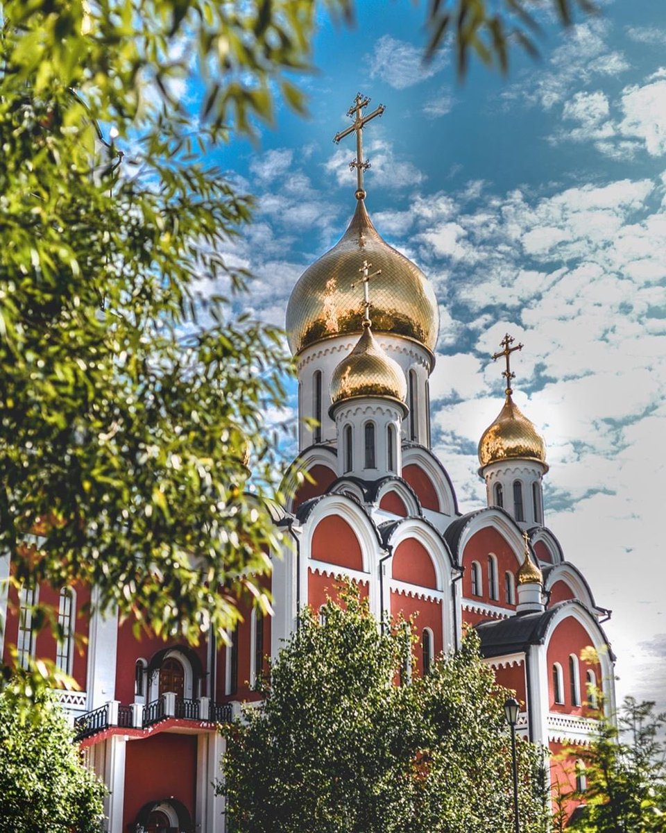 LBDEO_'s tweet photo. Cathédrale du Mégalomartyr Georges le Victorieux à Odintsovo, en Russie. https://t.co/VmTVoBflWB