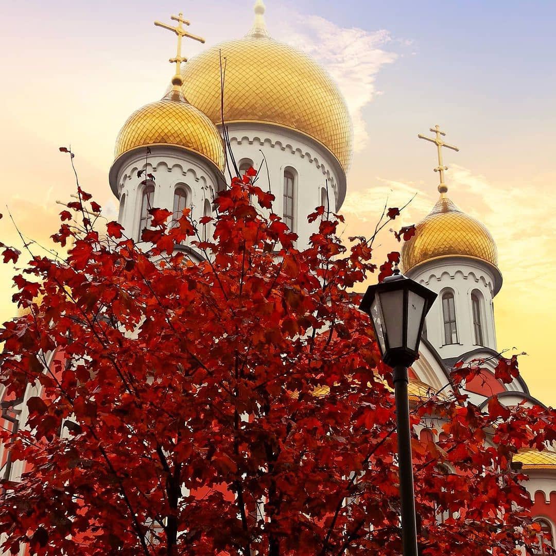 LBDEO_'s tweet photo. Cathédrale du Mégalomartyr Georges le Victorieux à Odintsovo, en Russie. https://t.co/VmTVoBflWB