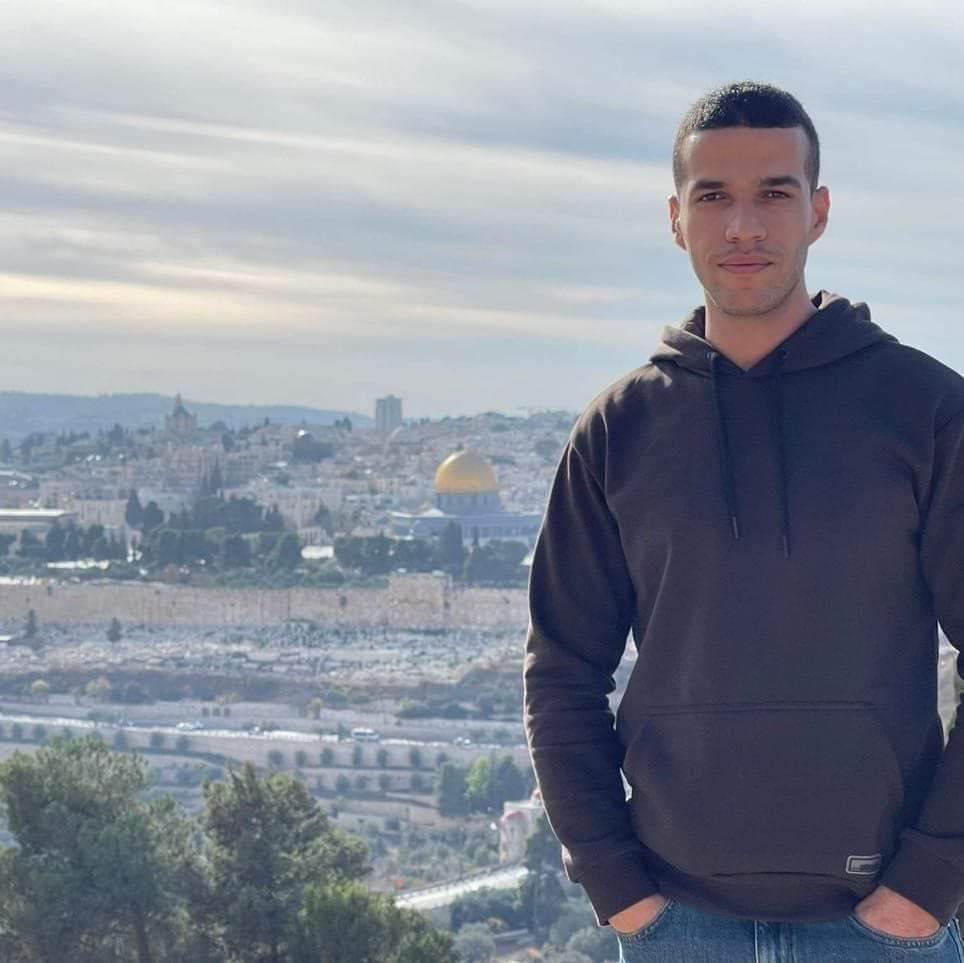 HAlmisshal's tweet photo. قل للشهـ.ـيد سلاماً .. وحدگ الحيُ وجميعنا يا سيدي أموات ✌️
#ضياء_حمارشة 
#فلسطين https://t.co/9kyGo6k5QX