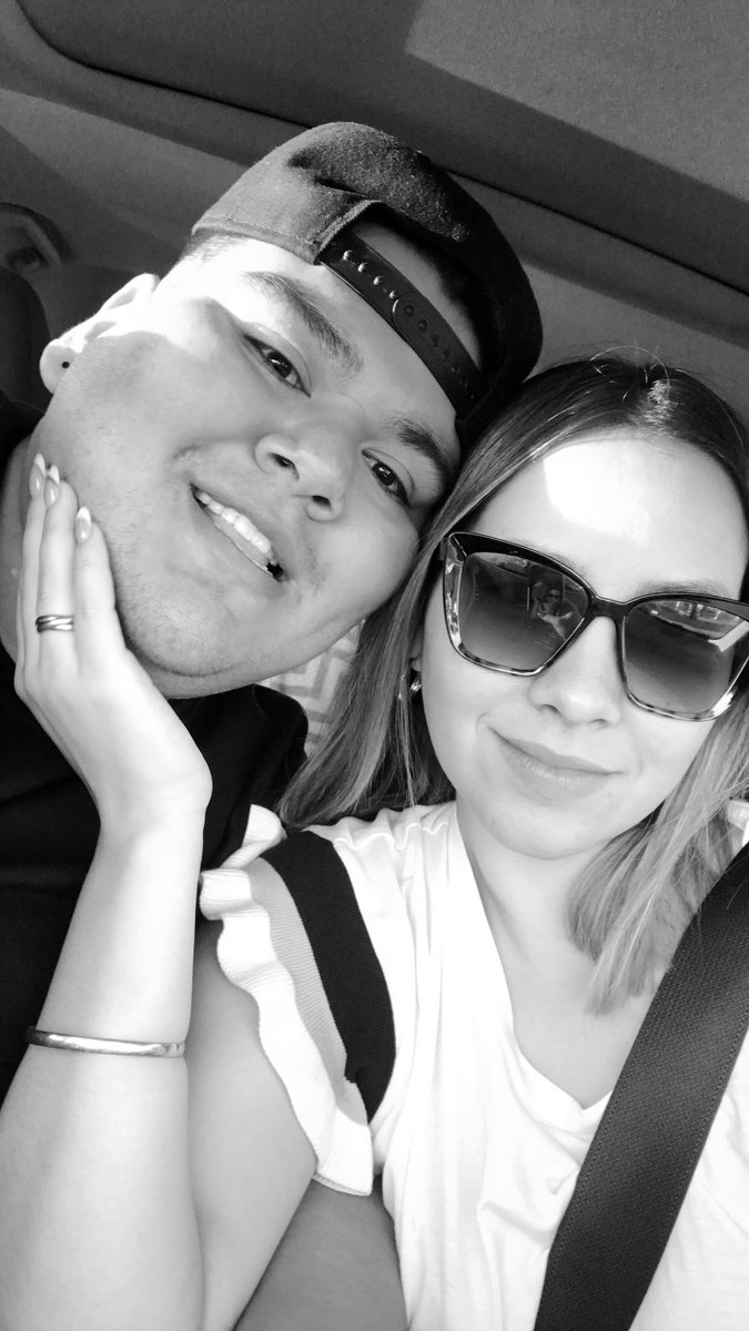 nicolemunozc1's tweet photo. No sé qué hice para merecer algo tan bonito como tú 💛. https://t.co/ebZALC9lI8