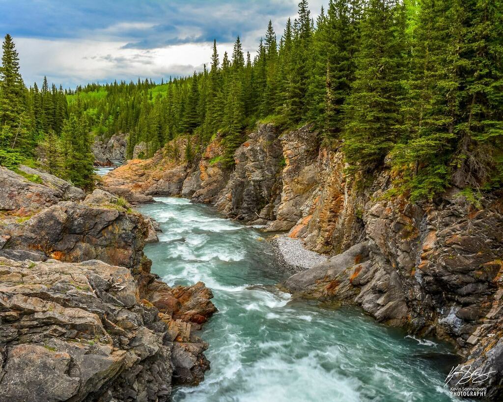 ksonnenb's tweet photo. Kananaskis has so many beautiful areas to explore. Here's the Sheep River in Sheep River Provincial Park, Kananaskis. With the weather turning nicer here in southern Alberta, I can't wait to get out to Kananaskis for some spring hikes soon.
#sheepriver β¦ https://t.co/8JoGQxIElG https://t.co/Rk4yMu8Rqs