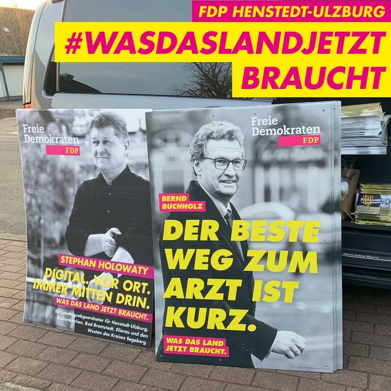 fdp_hu's tweet photo. Wir waren dieses Wochenende fleißig und haben in unserer Gemeinde unsere Wahlplakate aufgehängt. Jetzt wird der Wahlkampf immer sichtbarer! 🤩

#fdpsh #ltwsh22 #dasbrauchtdasland #henstedtulzburg @FDP_SH @StephanHolowaty @BerndBuchholz #SchleswigHolstein @JuLis_SH https://t.co/9F2i3l9jnS