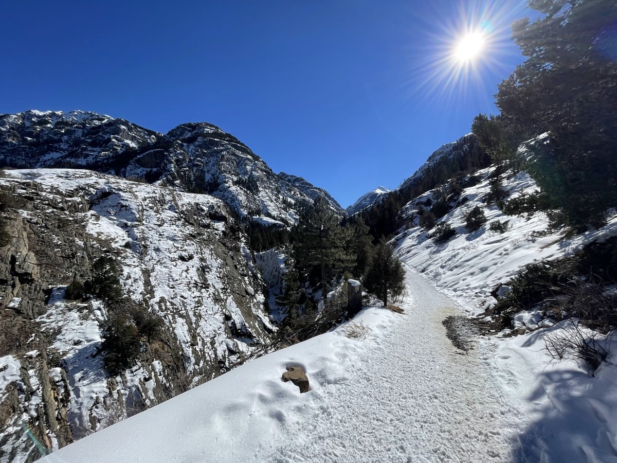 AnibalRocheta's tweet photo. Viajando a la meca del ice climbing: Ouray Ice Park  
https://t.co/6csHqQNX5O https://t.co/5RfGaL6qlj