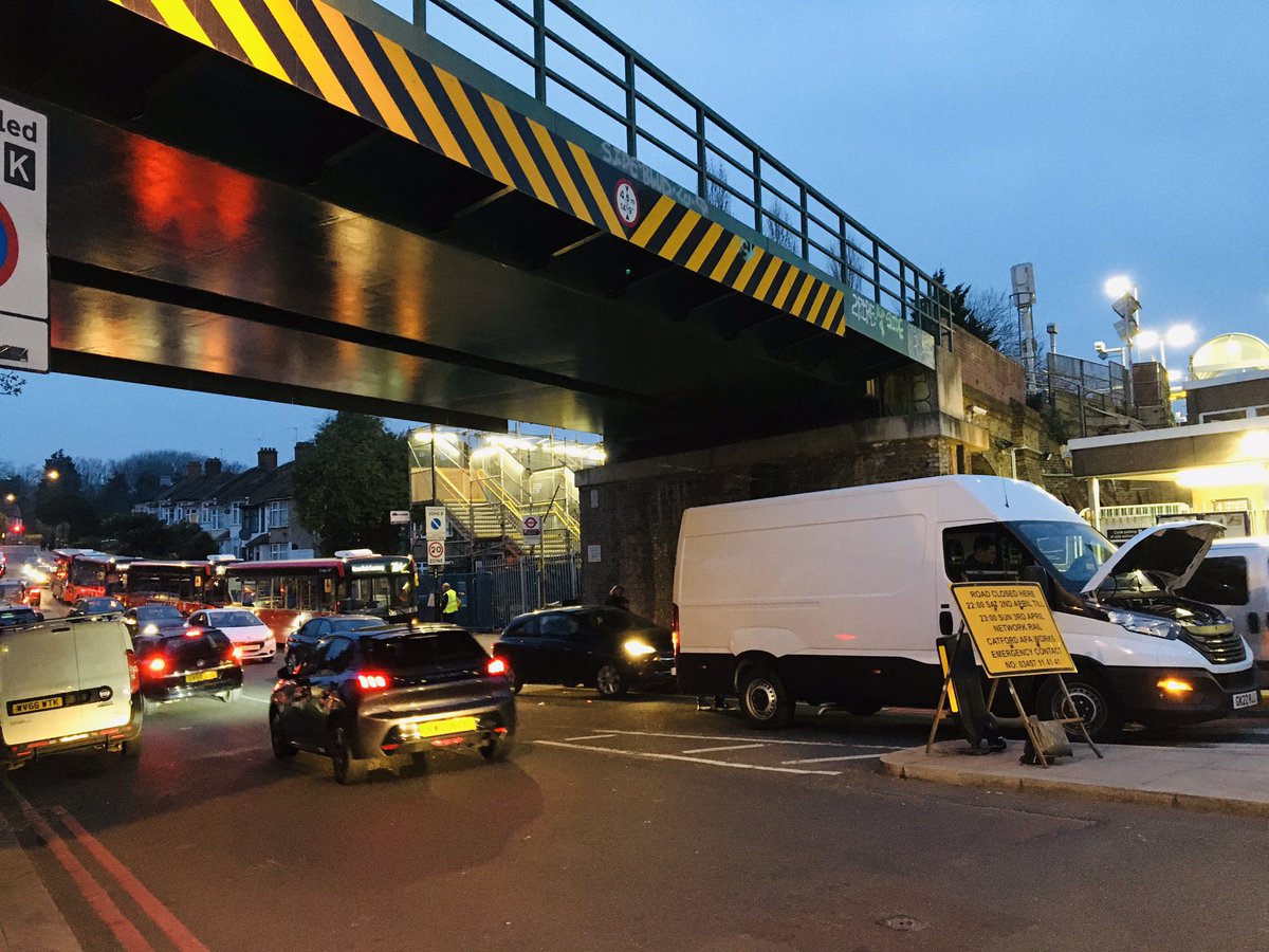 BHillvillage's tweet photo. Waiting for the 284 bus? You may want to consider an alternative route #Bus284 #Catford #SE6 https://t.co/zoyYiLoLhb