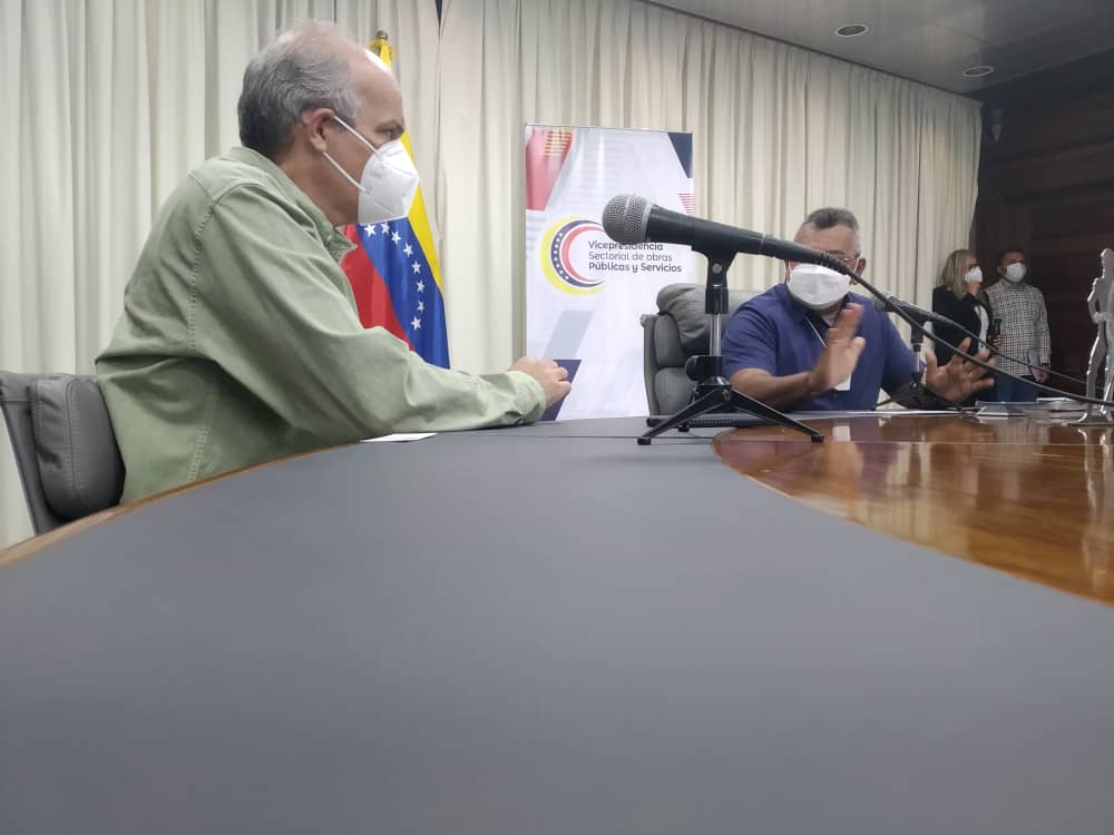 MPPPlanifica's tweet photo. #EnFotos 📸 || Encuentro entre las vicepresidencias de Planificación y de Servicios Públicos, liderado por los Vicepdtes @rmenendezp y @NestorLReverol, para incorporar el el mapa de soluciones y la agenda concreta de acción al #SEGN.

#VolvemosAlAula 
#29Mar https://t.co/1rnDO0fOb7